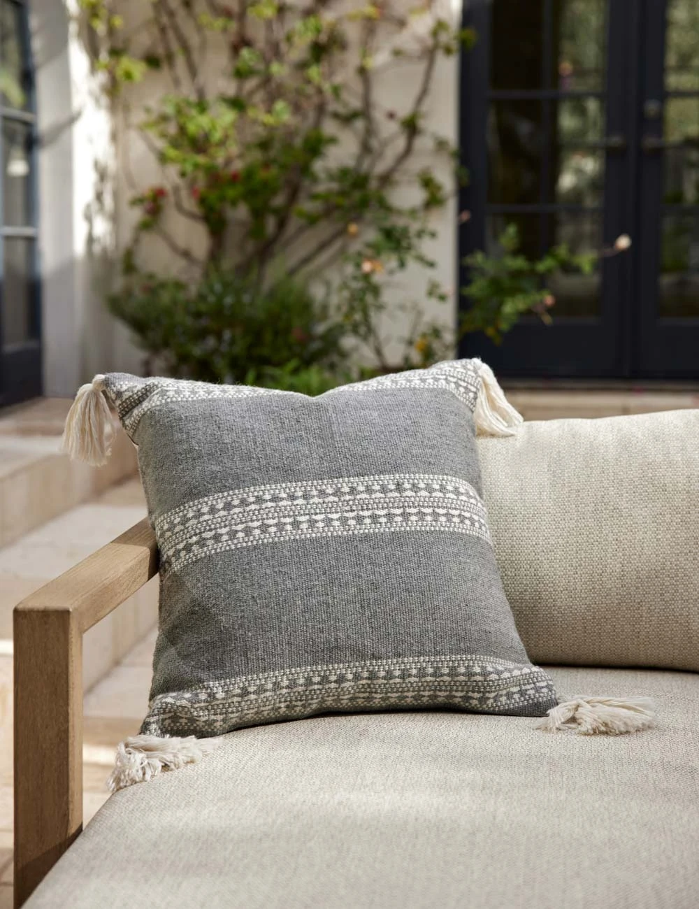Lulu And Georgia Marchesa Indoor / Outdoor Pillow New 2 Lulu And Georgia Marchesa Indoor / Outdoor Pillow New