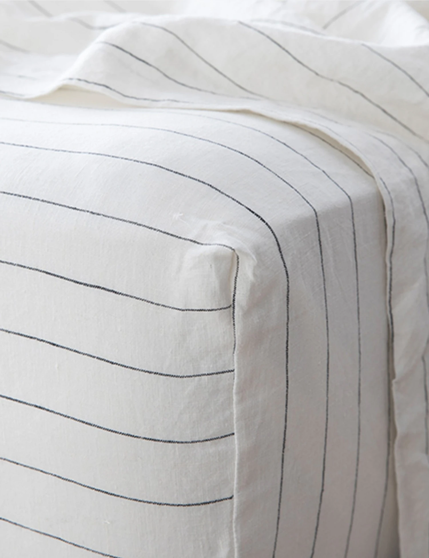 Lulu And Georgia Élan Byrd Collection Cultiver Linen Bedding, Fitted Sheet 16 Lulu And Georgia Élan Byrd Collection Cultiver Linen Bedding, Fitted Sheet