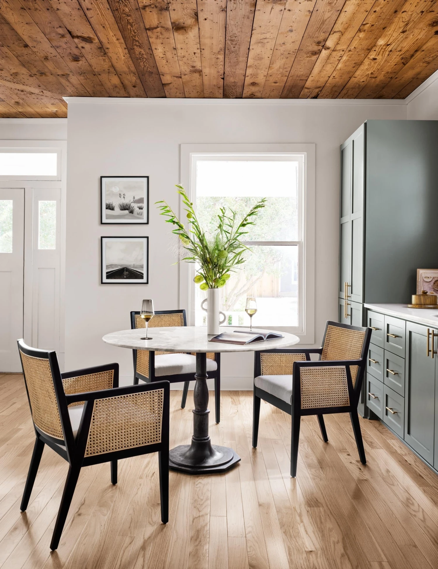 Lulu And Georgia Victoria Round Dining Table Furniture 4 Lulu And Georgia Victoria Round Dining Table Furniture