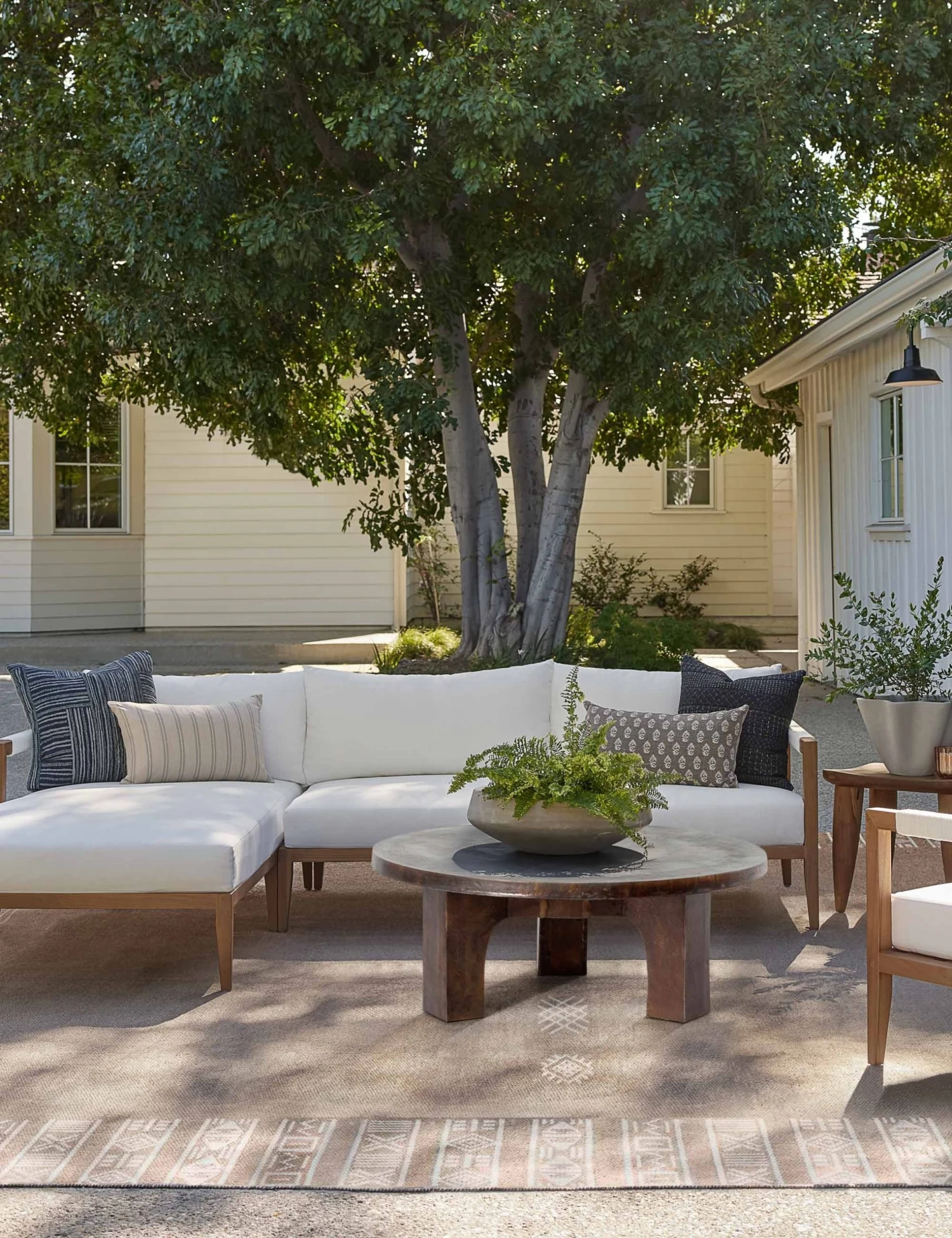 Lulu And Georgia Outdoor Collection Canta Indoor / Outdoor Round Coffee Table 4 Lulu And Georgia Outdoor Collection Canta Indoor / Outdoor Round Coffee Table